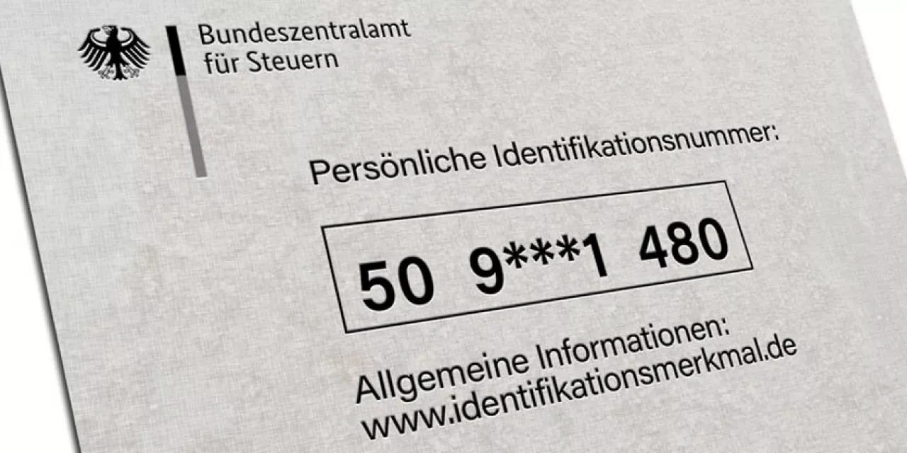 Detailaufnahmer eines Briefs mit der persönlichen Steueridentifikationsnummer.